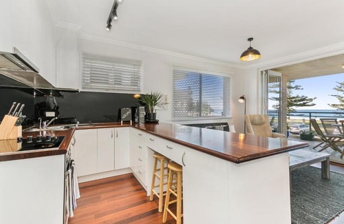 Manly Apartment | Beachfront on Golden Mile