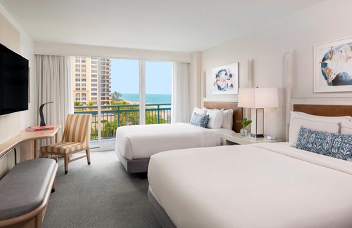 Singer Island Hotel | Beachfront Paradise! Private Beach Access & Relaxing Pool - 4 Units