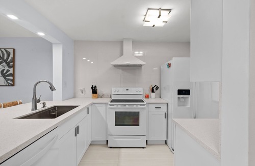 Hutchinson Island South Condo | Beachfront Paradise!
