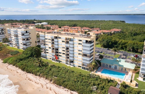 Hutchinson Island South Condo | Beachfront Paradise!