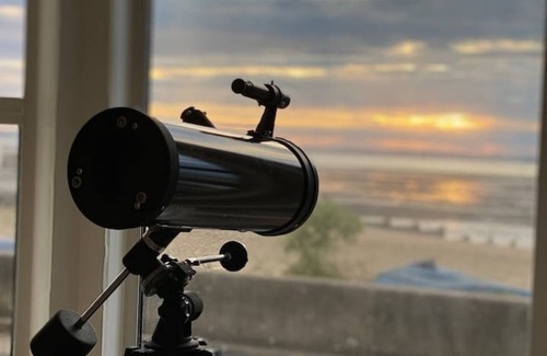 Whitstable Apartment | Beachfront Retreat With Panoramic Views Of The Bay