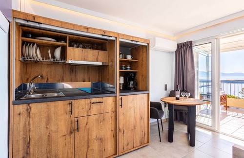 Kalamata Apartment | Beachfront Sunny Penthouse - Kalamata Seablisss