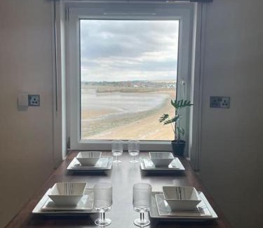 Fisherrow Apartment | Beachfront Treasure