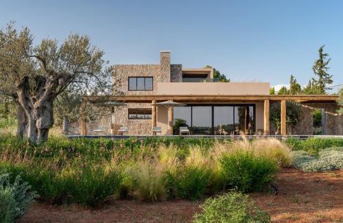Kilada Villa | Beachfront Villa Oneiro with Sea Views
