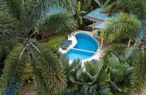 Puerto Viejo de Talamanca Ski Chalet | Beachfront Villas Puerto Viejo with AC & Pool!