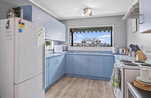 Snells Beach House | Beachglen - Snells Beach Holiday Home