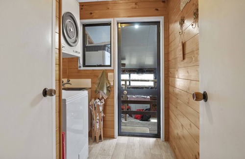 Snells Beach House | Beachglen - Snells Beach Holiday Home