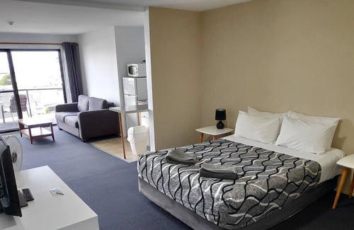 Mollymook Hotel | Beachhouse Mollymook