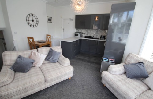 Colwyn Bay Apartment | Beachmount Holiday Apartments