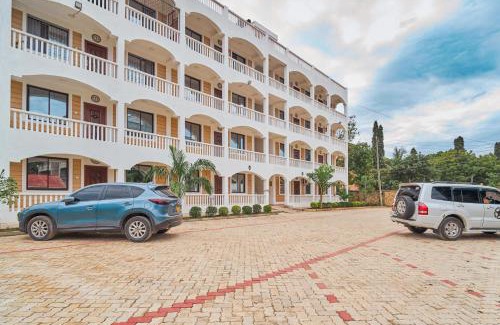 Ukunda Bed & Breakfast | Beachside 2 bedroom apartment in Diani