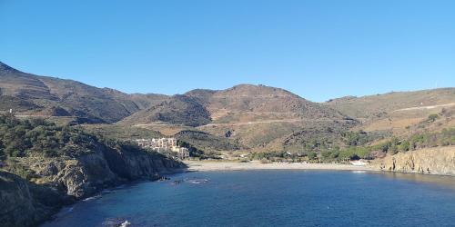 Cerbere Apartment | Beachside Apartment - Sleeps 2