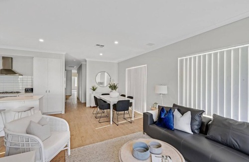 South Bunbury House | Beachside Bliss: Bunbury's Stylish Coastal Villa
