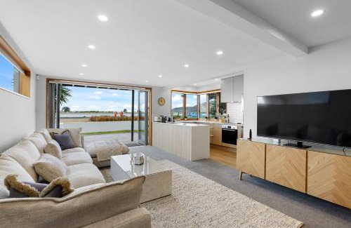 Redcliffs House | Beachside Bliss - Redcliffs