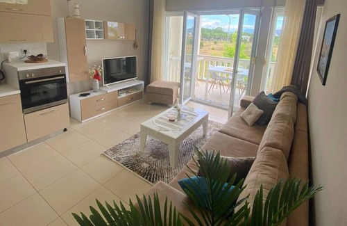 Velipoje Apartment | Beachside Bliss: Spacious Apartment for Family Fun and Serene Getaways