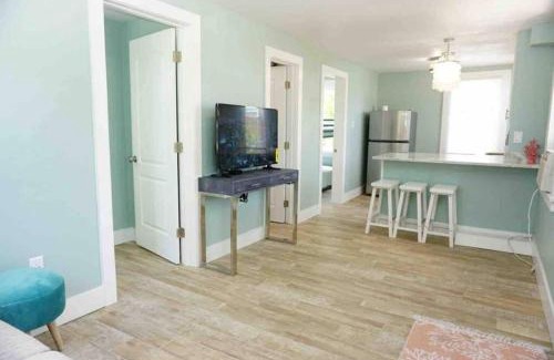 Smith's Memento Apartment | Beachside Cottage Walk 2beachocean Center Pets Ok