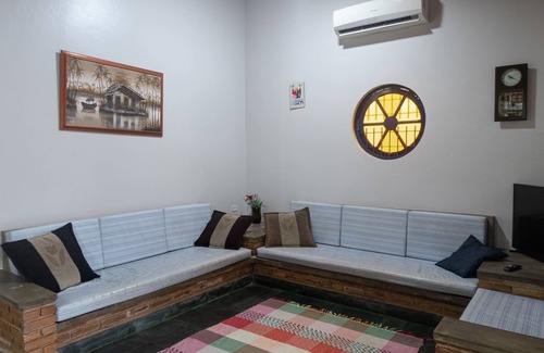 Praia da Enseada Cabin | Beachside Coziness: Your Ideal Escape.