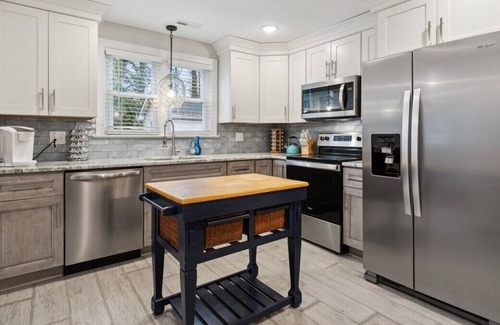 Buckroe Beach House | Beachside Escape: 1/2 mile from beach for family getaway