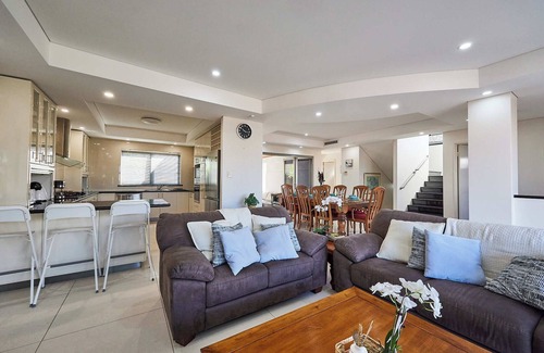 Scarborough House | Beachside Family Retreat