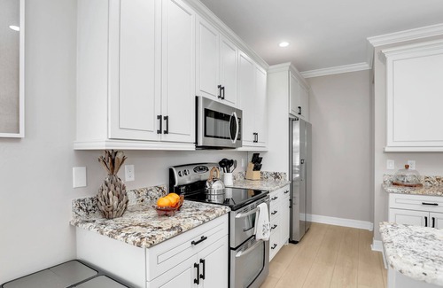 Bonita Shores House | Beachside Fun House Spacious 4-bedroom home with Pool Hot Tub Close To The Beach