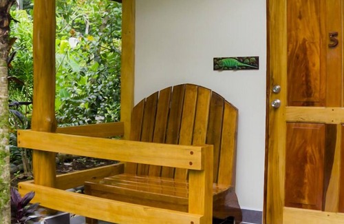 Pavones Apartment | Beachside Guest Bugalow with Shared Pool at La Ponderosa