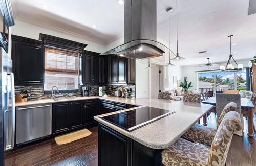 Siesta Key Village House | Beachside of the Village by Beachside