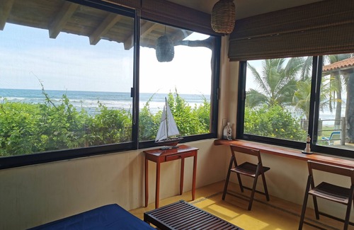 Troncones House | Beachside Palapa House in La Majahua beach, next to Troncones, Ixtapa region