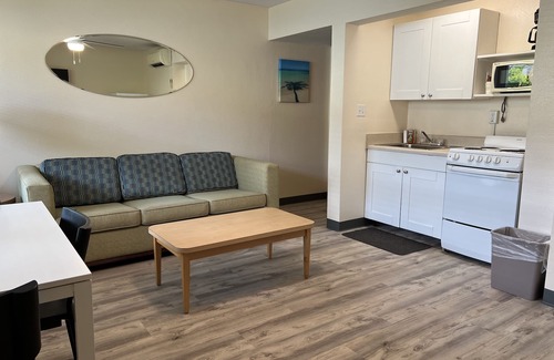 Treasure Island Hotel | Beachside Resort Motel
