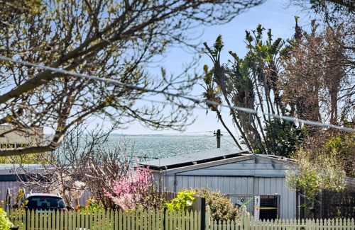 Portarlington House | Beachside Retreat