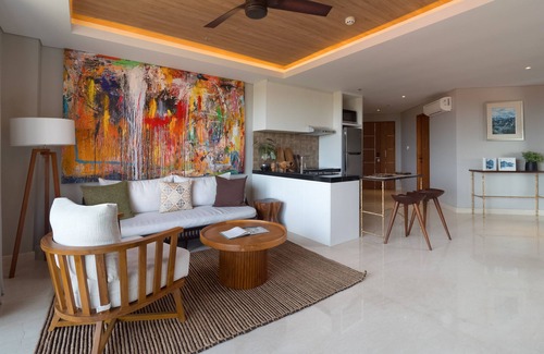 Downtown Kuta Hotel | Beachwalk Residence