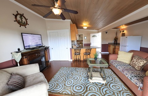 Copalis Beach Condo | Beachwood Condos& Resort, Pool Side Condo with 1 King Bed & Kitchen near beach