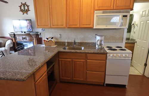 Copalis Beach Condo | Beachwood Condos& Resort, Pool Side Condo with 1 King Bed & Kitchen near beach