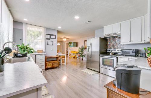 Northwest Quadrant House | Beachy Home in Heart of Beaufort with Pool Access
