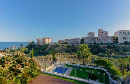 Ciudad Universitaria House | Beachy House - Casa en Montgat, Barcelona