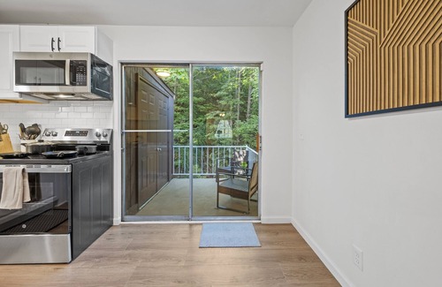 Glen Iris Apartment | Beacon Nest Homewood Hideaway - Family/Wifi/Patio