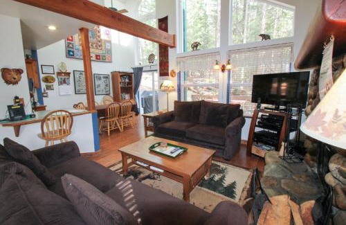 North Wawona House | Bear Crossing