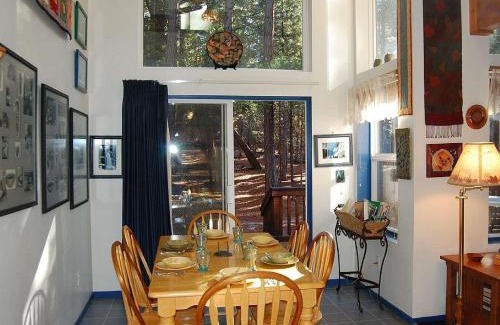 North Wawona House | Bear Crossing