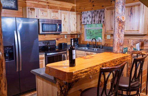 Logan Cabin | Bear Fork Lodge by The Inn & Spa at Cedar Falls