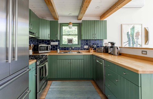 Mount Tremper Ski Chalet | Bear Hollow - 10 mins to Kingston! MONTHLY RATES!