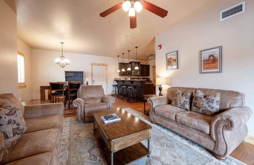 Bear Hollow Village Condo | Bear Hollow @Park City! Pool Hot Tub Fireplace