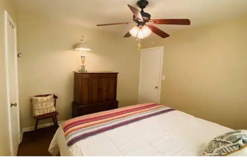 Hillsdale Cottage | Bear Lake Cottage ... Pontoon Available for Rent