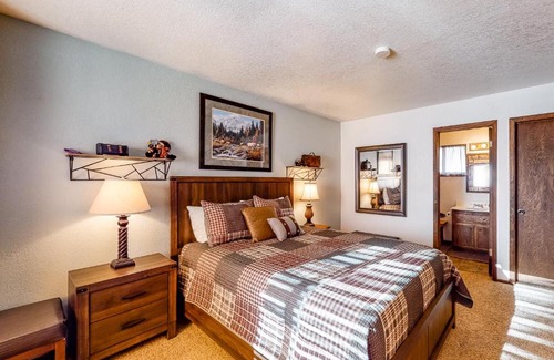 Moonridge House | Bear Mountain Manor