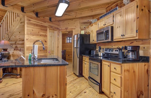 White Oak Lodge Cabin | Bearly Behaving