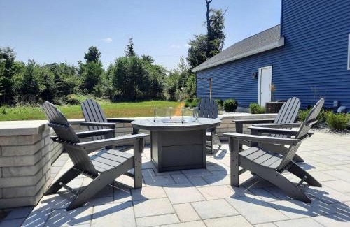Maple City House | Bears Den - Walk to Glen Lake with Hot Tub