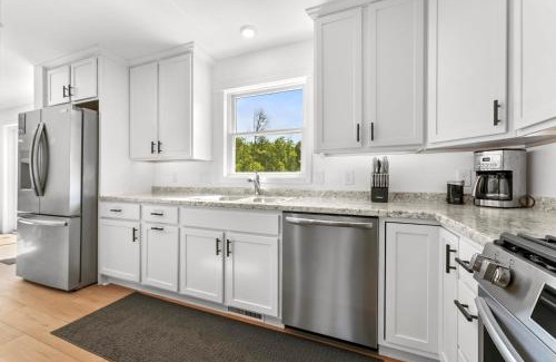 Maple City House | Bears Den - Walk to Glen Lake with Hot Tub
