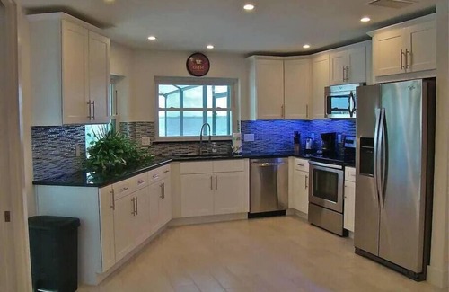 Caloosahatchee Villa | BEAT THE HEAT - 20% OFF YOUR DREAM GETAWAY - 3111 Riverhouse Prince