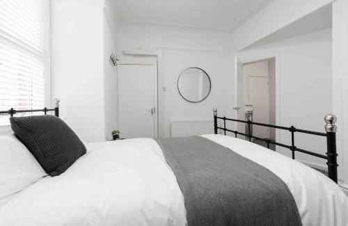 Liverpool House | Beatles Retreat Penny Lane W Patio Parking