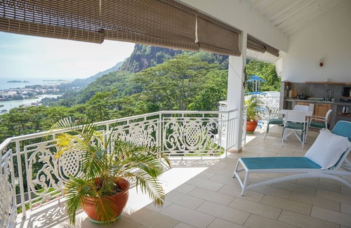 Zig Zag Ward Apartment | Beau Soleil Stunning Sea View