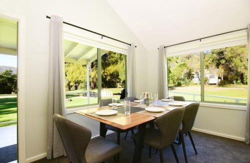 Kangaroo Valley House | Beau Villa - Two bedroom Villa on golf course
