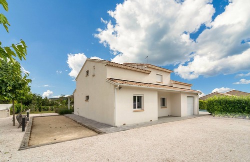 Saint-Genies-de-Fontedit Villa | Beautiful villa with swimming pool