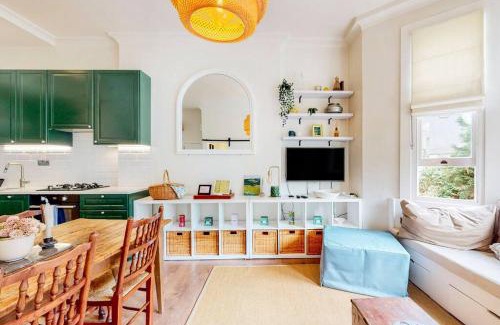 Addison Apartment | Beautiful 1 bedroom apartment in Shepards Bush
